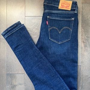 Levi’s | 711 Skinny | Size: 27